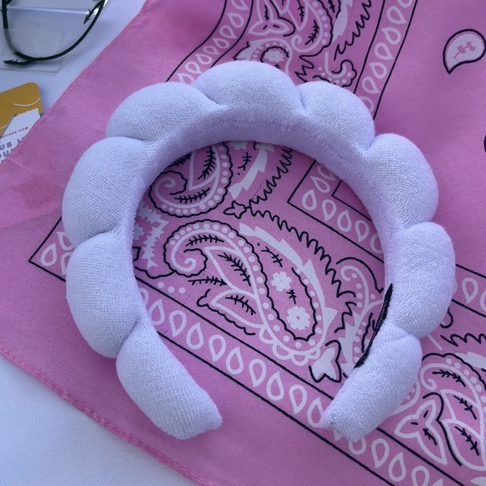 White bubble get ready with me headband! - Picture 3 of 4